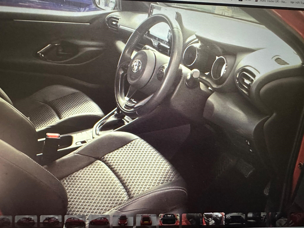 Toyota Yaris Dynamic Black #11