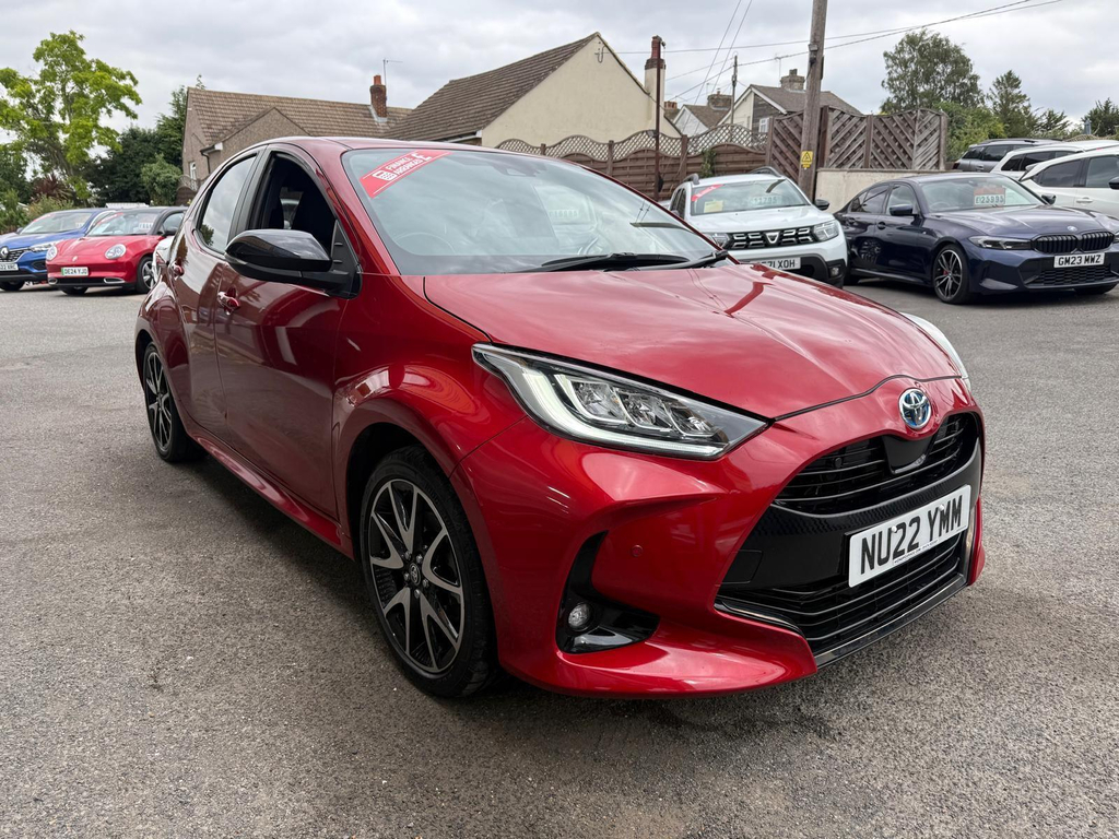 Toyota Yaris 1.5 Vvt-h Dynamic E-cvt Euro 6 Ss NU22YMM Red