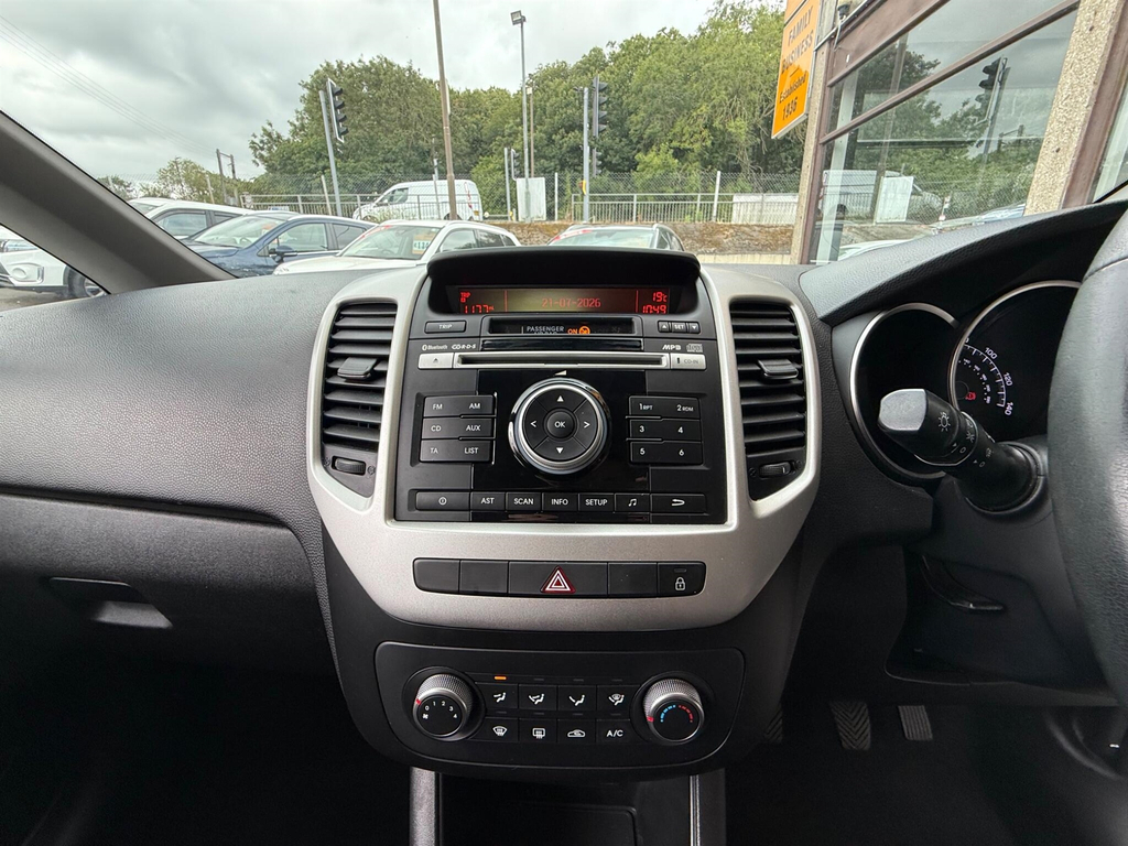 Kia Venga 1.4 Sr7 5-Door Hatchback White #20
