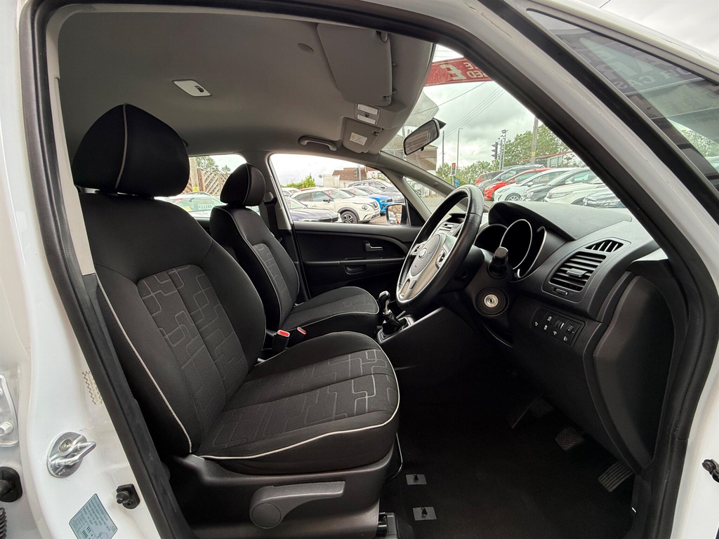 Kia Venga 1.4 Sr7 5-Door Hatchback White #8