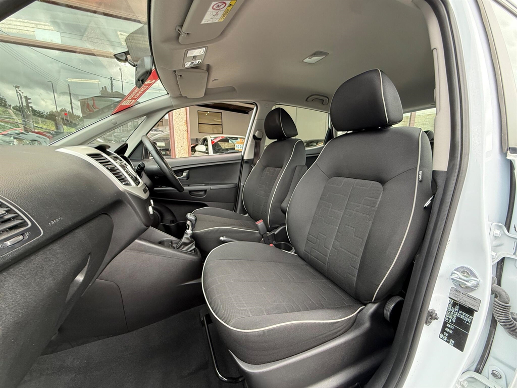 Kia Venga 1.4 Sr7 5-Door Hatchback White #15