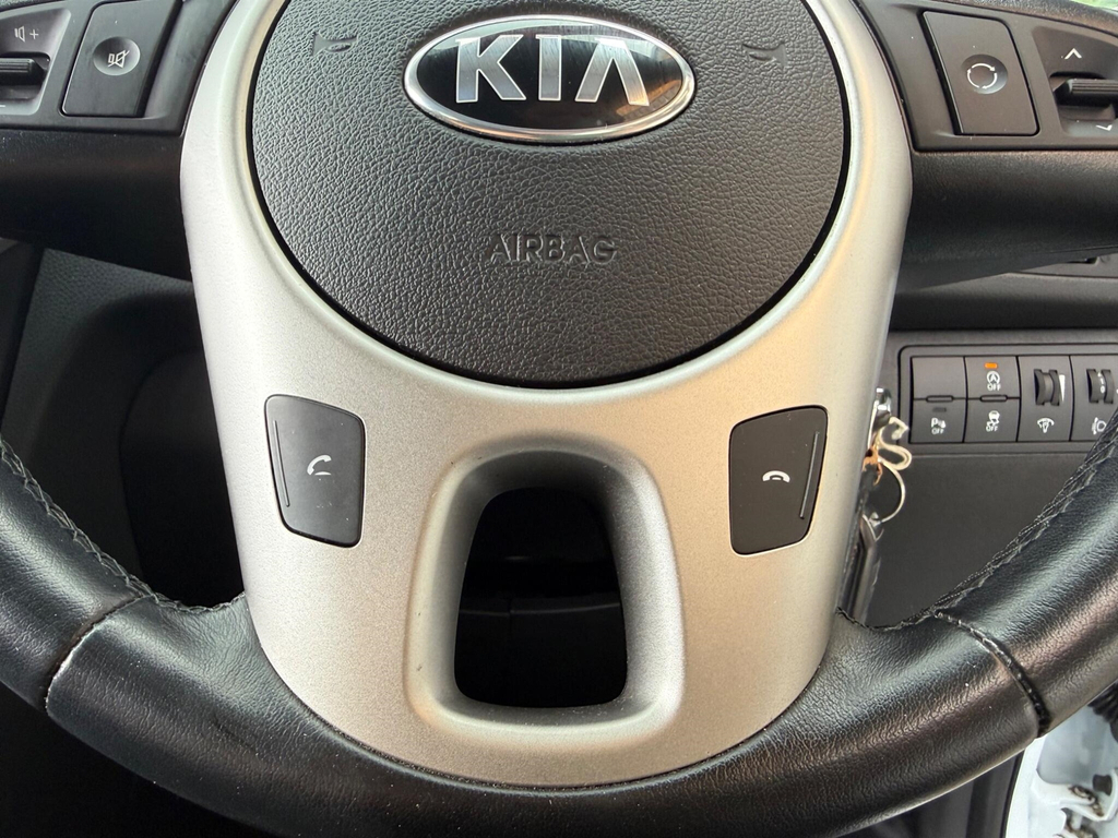 Kia Venga 1.4 Sr7 5-Door Hatchback White #25