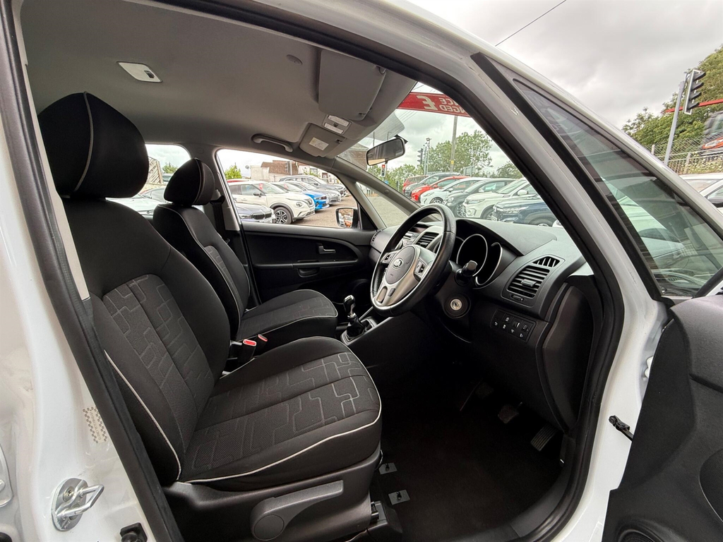 Kia Venga 1.4 Sr7 5-Door Hatchback White #7