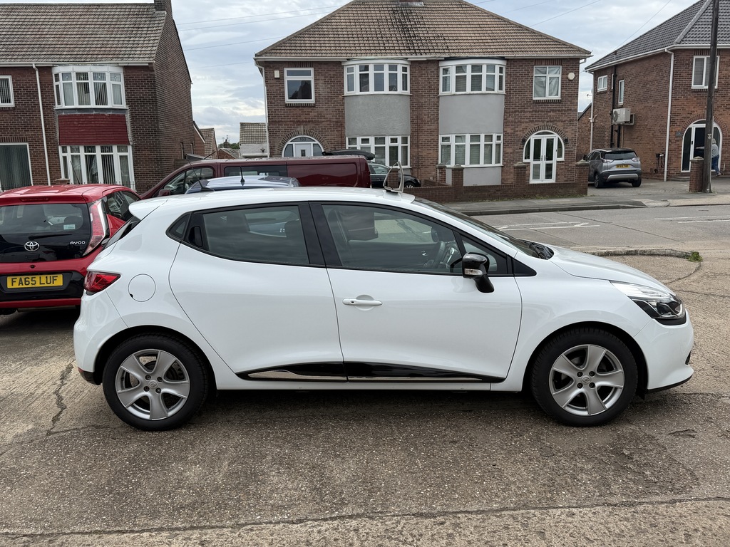 Renault Clio Petrol White #3