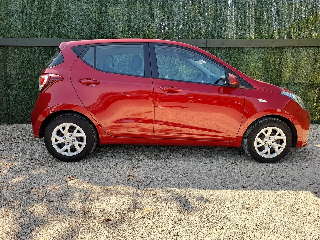 Hyundai I10 Se SA17HBD Red #2