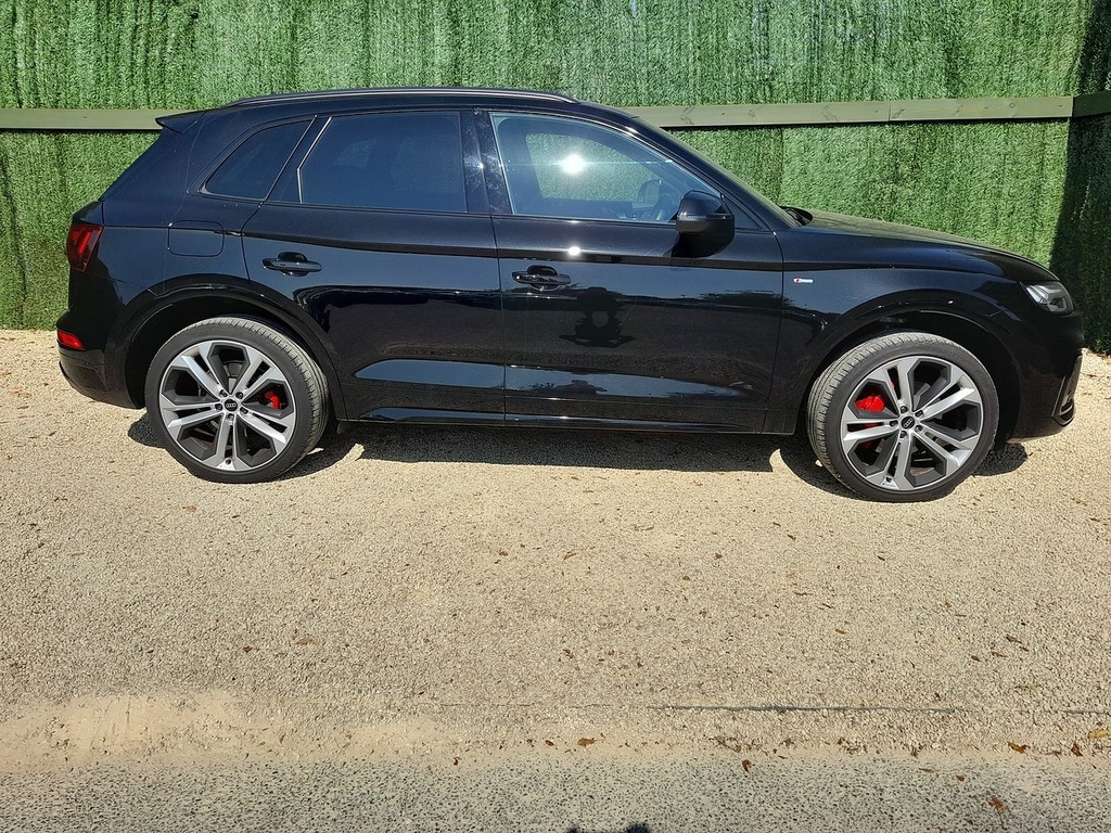 Audi Q5 Tfsie Edition 1 LL73VNS Black #2