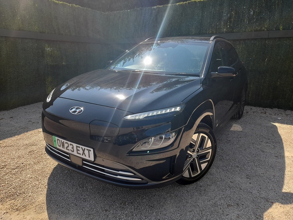 Hyundai Kona Premium Black #4