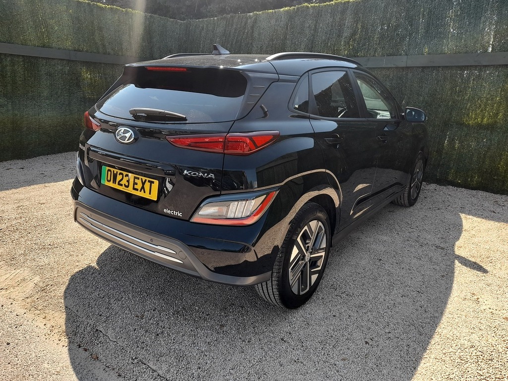 Hyundai Kona Premium Black #5