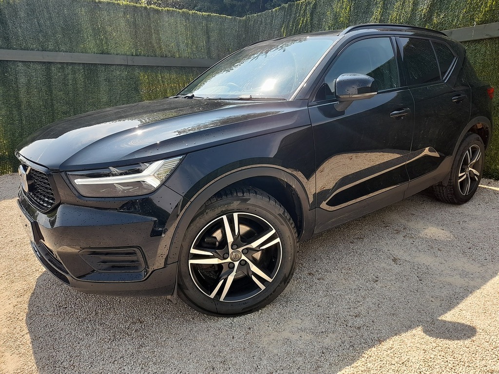 Volvo XC40 B4 Mhev R-design Black #4