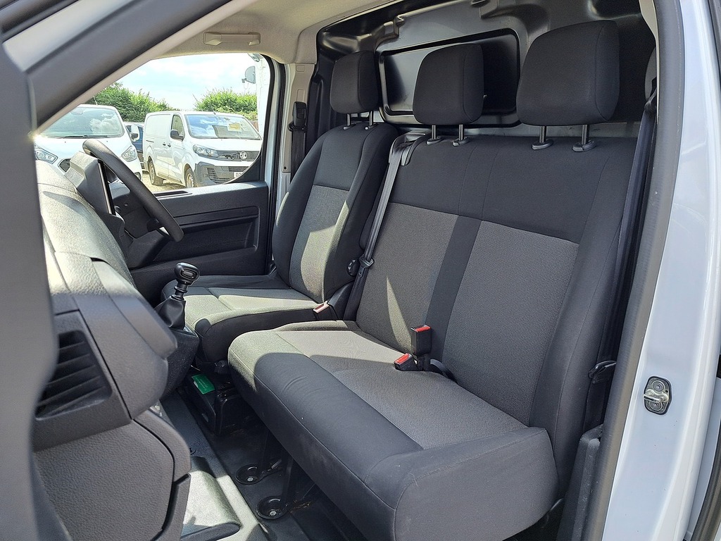Vauxhall Vivaro L2h1 Van 2.0D 145 Pro Silver #26