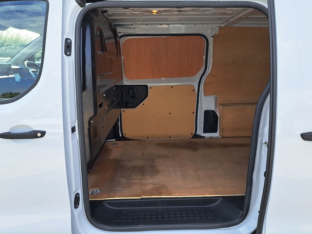 Vauxhall Vivaro L2h1 Van 2.0D 145 Pro Silver #28
