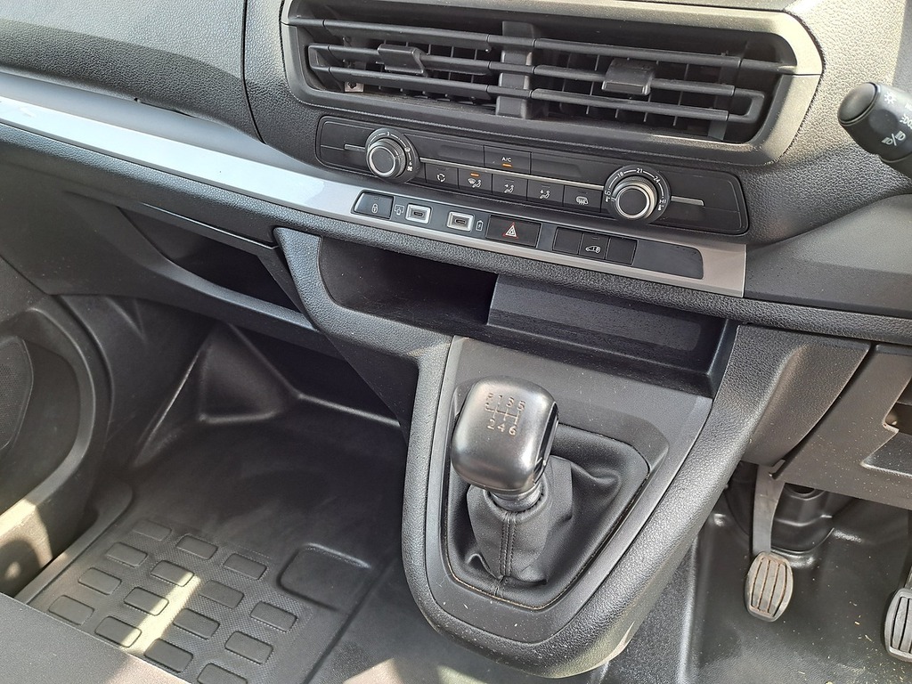Vauxhall Vivaro L2h1 Van 2.0D 145 Pro Silver #33