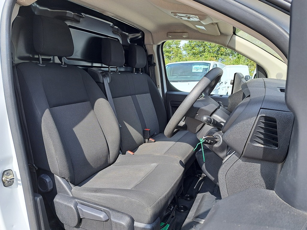Vauxhall Vivaro L2h1 Van 2.0D 145 Pro Silver #8