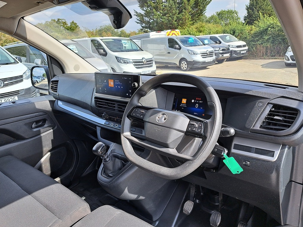 Vauxhall Vivaro Turbo D Prime White #2