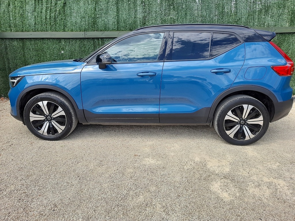 Volvo XC40 Core Blue #4