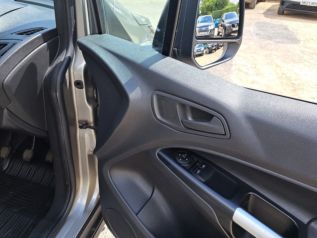 Ford Transit Connect 1.5 Tdci 220 Combi Van 6Dr L1 H1 12 #10