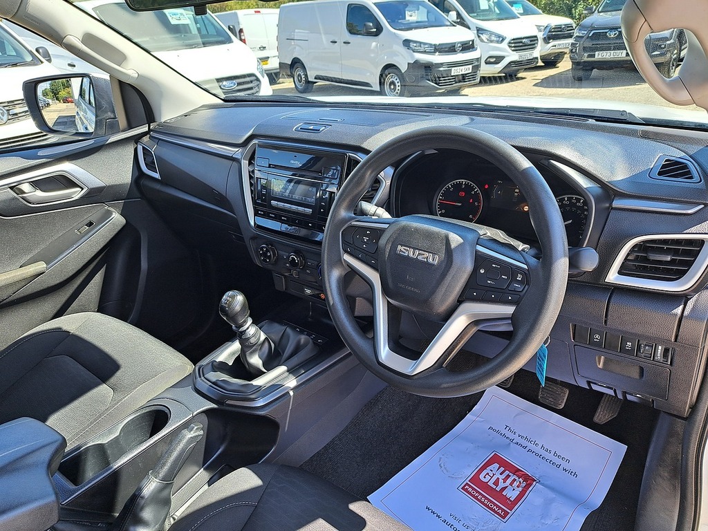 Isuzu D-Max Td Dl20 White #2