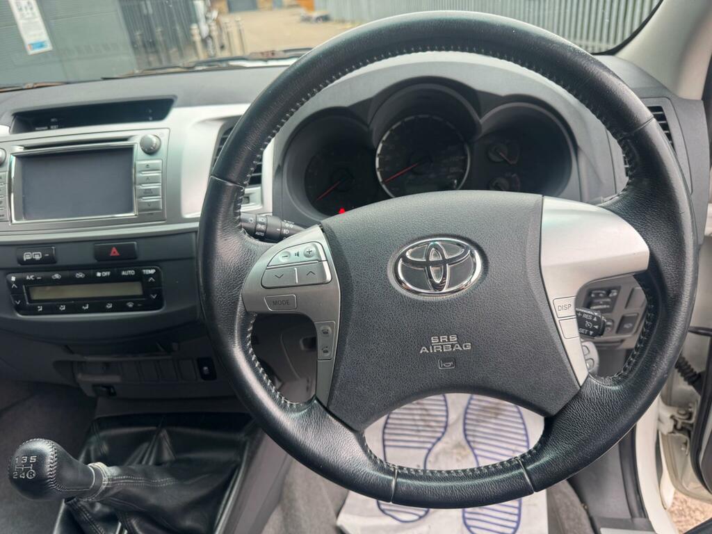 Toyota HILUX 3.0 D-4d Invincible Pickup Double Cab M Black #27