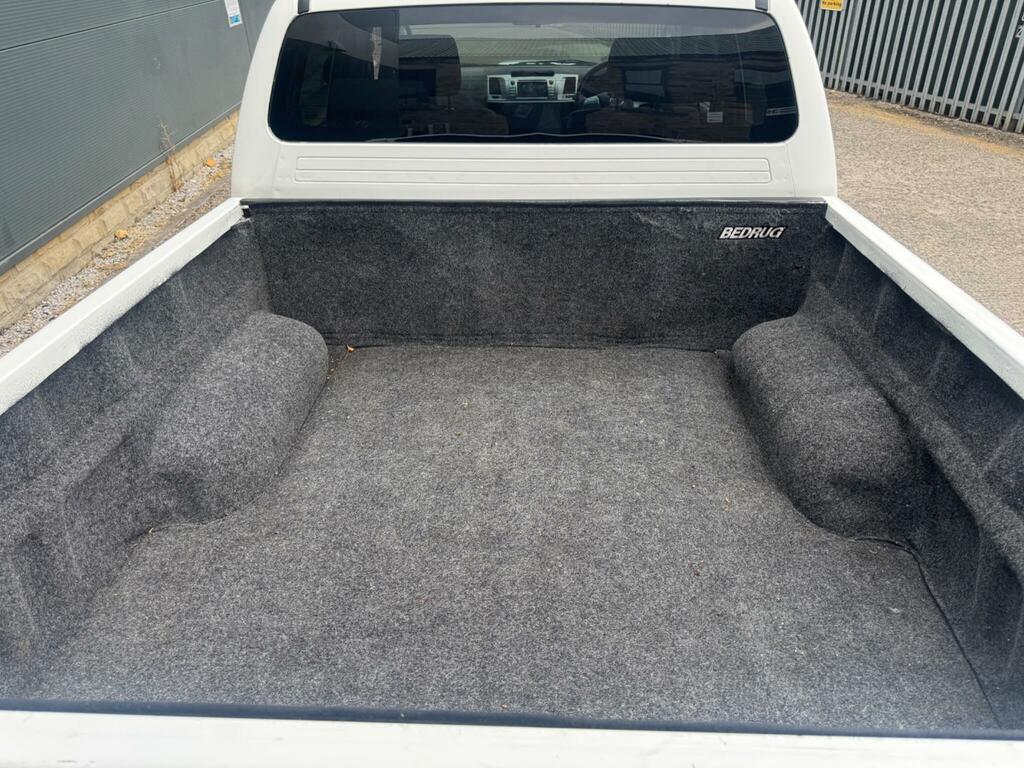 Toyota HILUX 3.0 D-4d Invincible Pickup Double Cab M Black #18