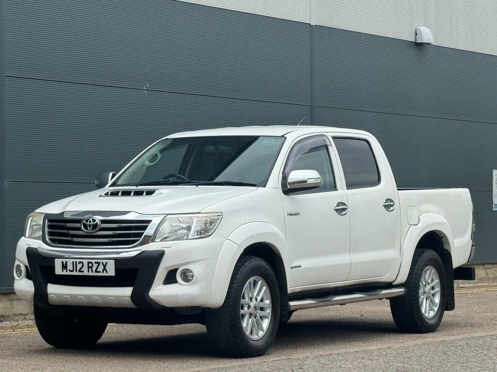 Toyota HILUX 3.0 D-4d Invincible 4Wd Euro 5 White #2