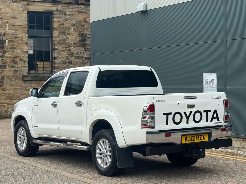 Toyota HILUX 3.0 D-4d Invincible 4Wd Euro 5 White #4