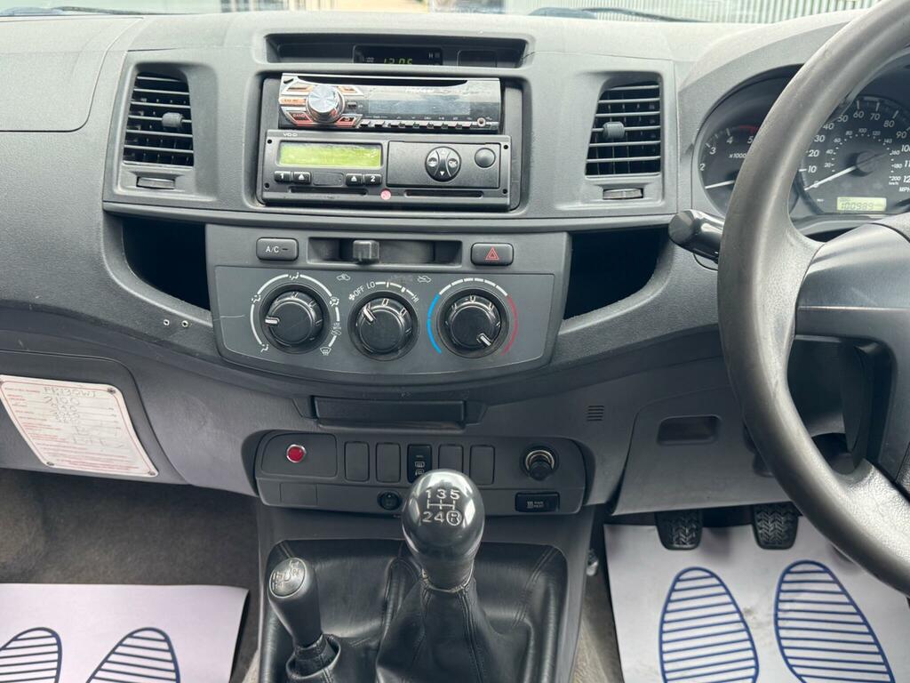 Toyota HILUX 3.0 Invincible 4X4 Blue #30