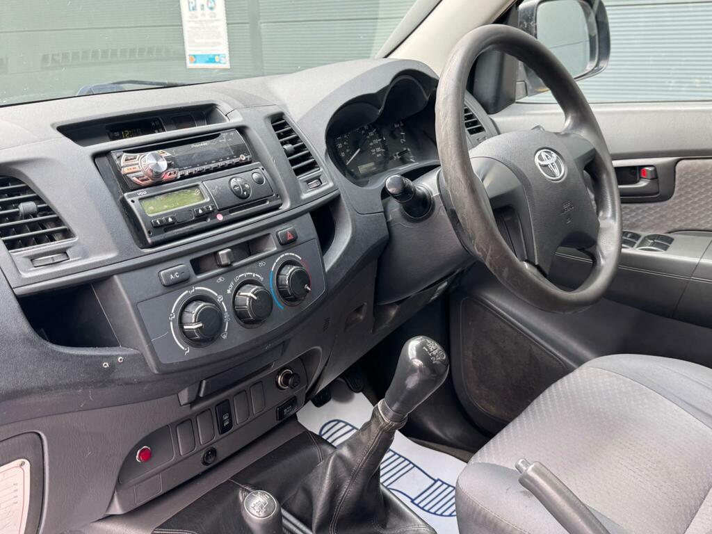 Toyota HILUX 3.0 Invincible 4X4 Blue #25