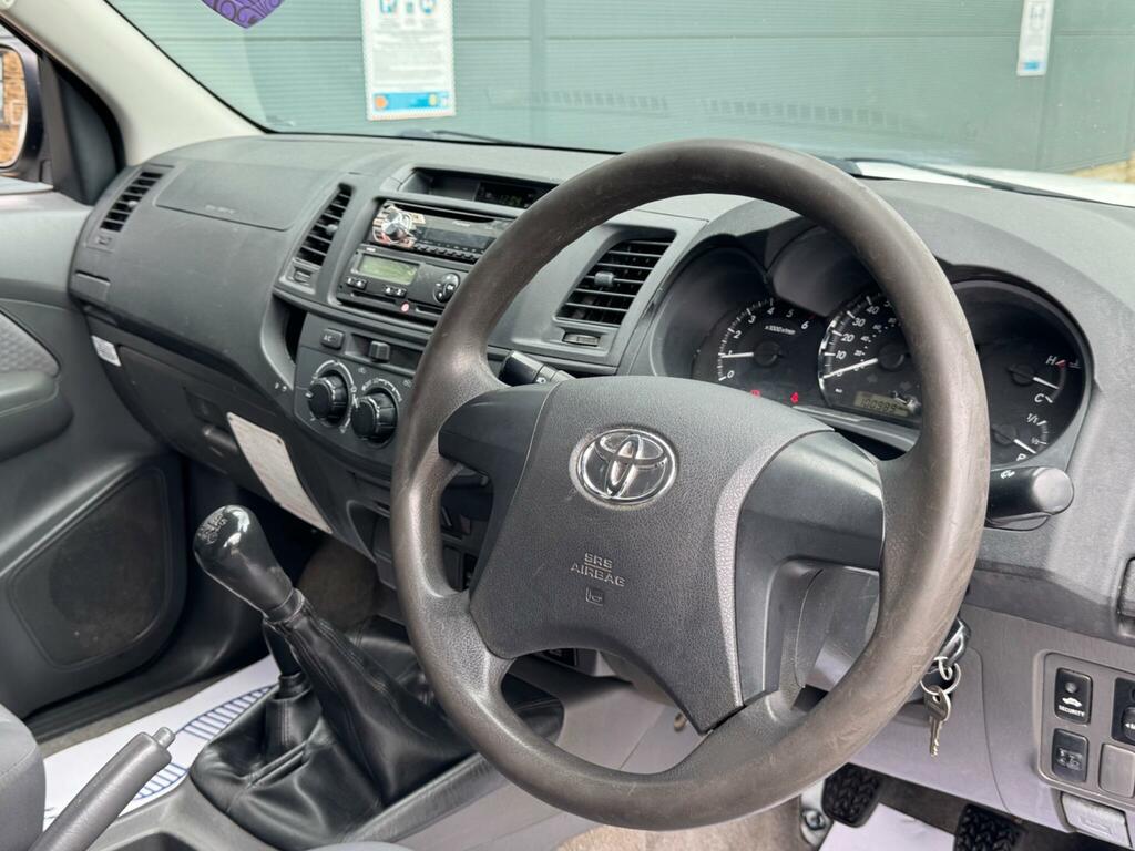Toyota HILUX 3.0 Invincible 4X4 Blue #31