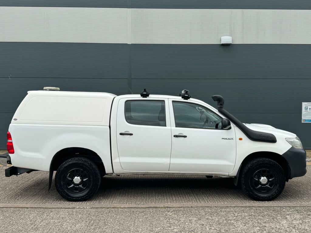 Toyota HILUX Hl2 White #2