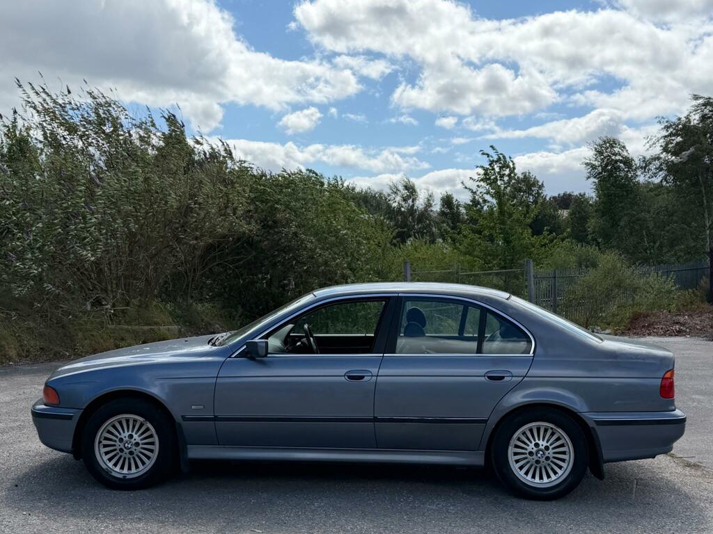 BMW 5 Series Se Blue #6