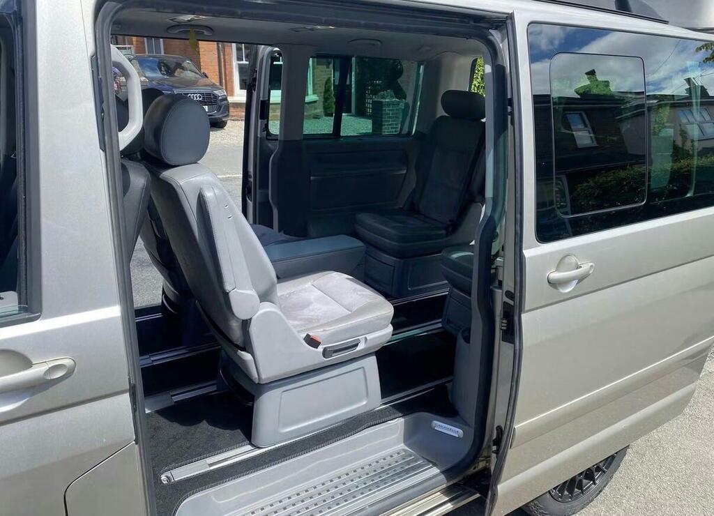 Volkswagen Caravelle 2.5 Tdi Pure Drive Executive Tiptronic Euro 4 Black #10