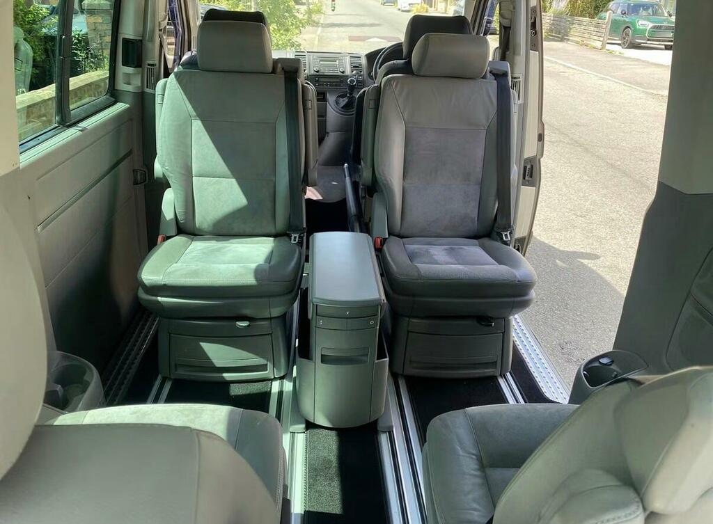 Volkswagen Caravelle 2.5 Tdi Pure Drive Executive Tiptronic Euro 4 Black #8