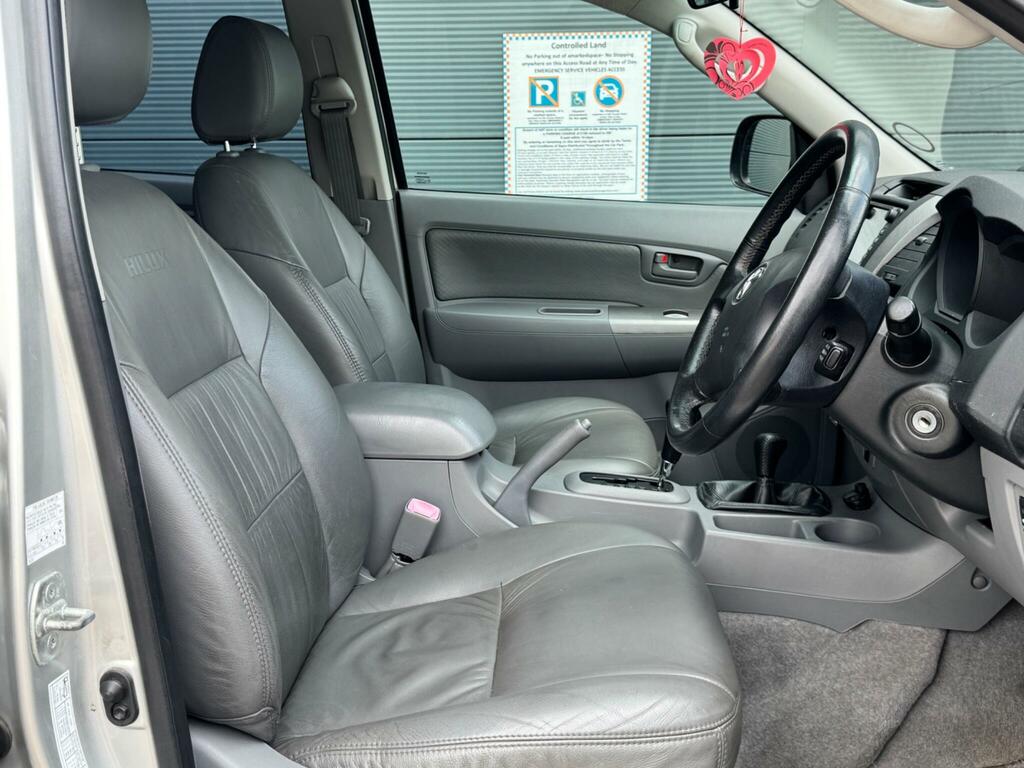 Toyota HILUX 4X4 D-4d Dc Silver #35