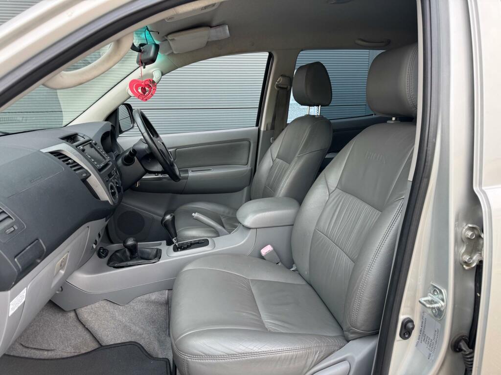 Toyota HILUX 4X4 D-4d Dc Silver #38