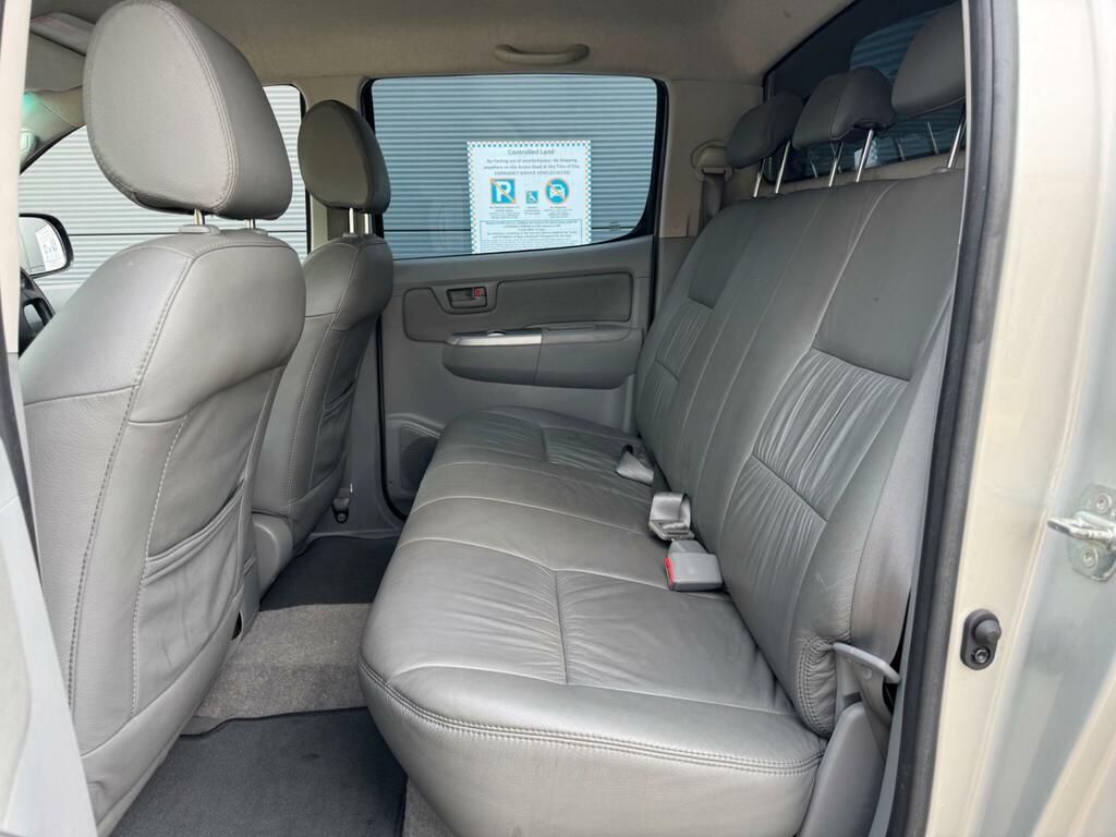 Toyota HILUX 4X4 D-4d Dc Silver #37