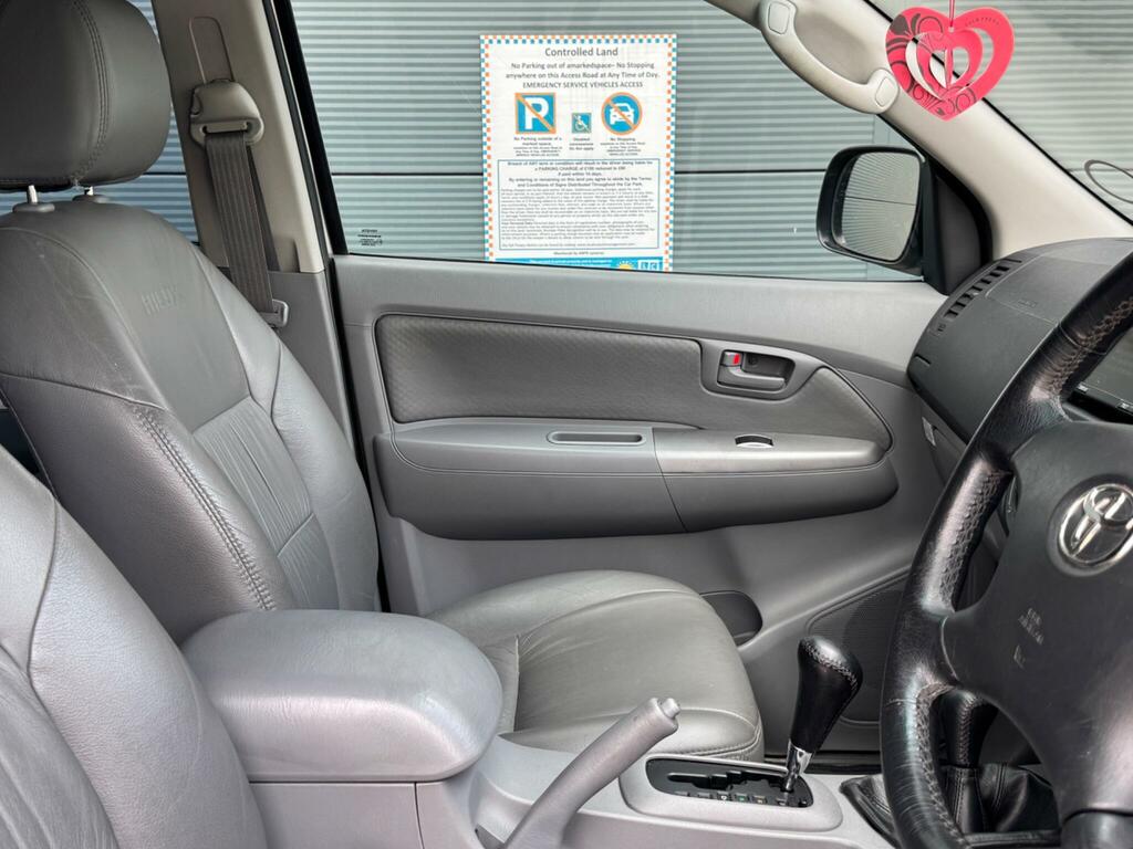 Toyota HILUX 4X4 D-4d Dc Silver #32