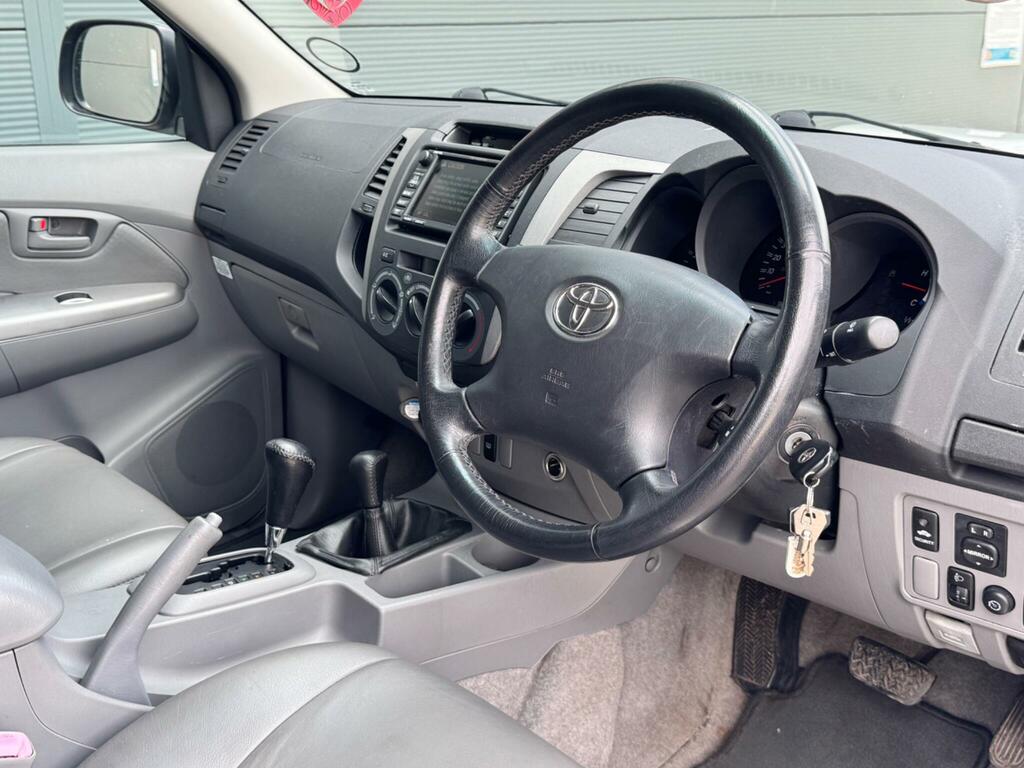 Toyota HILUX 4X4 D-4d Dc Silver #34