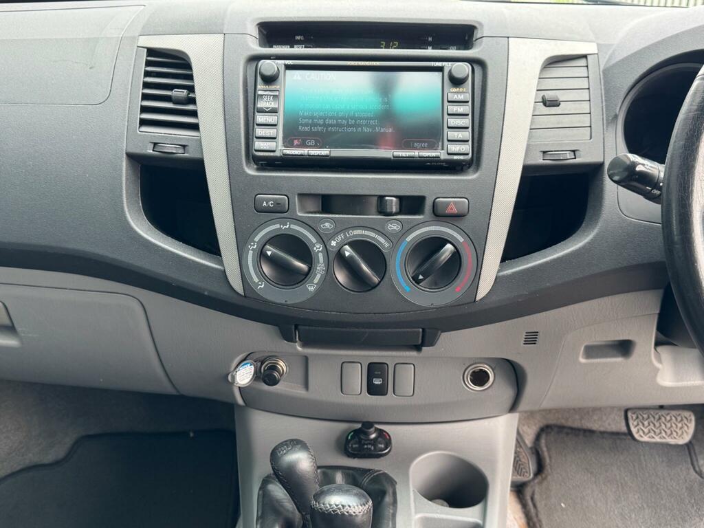 Toyota HILUX 4X4 D-4d Dc Silver #30