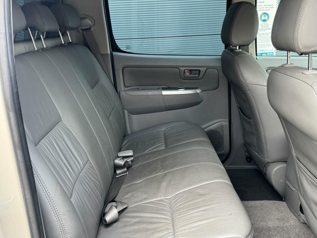 Toyota HILUX 4X4 D-4d Dc Silver #33