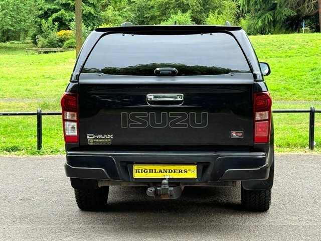 Isuzu D-Max Blade Red #14