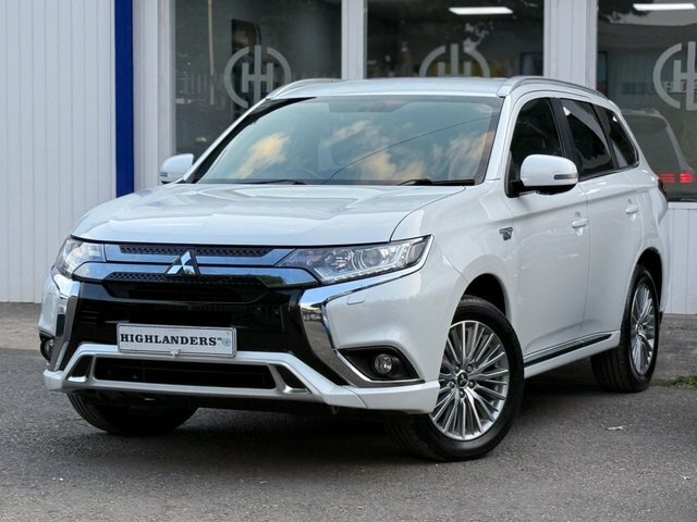 Mitsubishi Outlander 2020 2.4H Twinmotor 13.8Kwh Dynamic Camera Heated White
