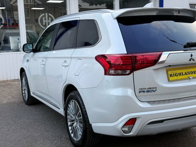 Mitsubishi Outlander Hybrid #27