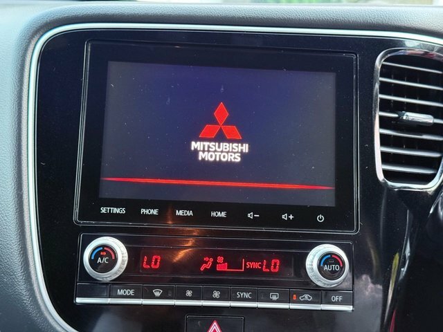 Mitsubishi Outlander Hybrid #9