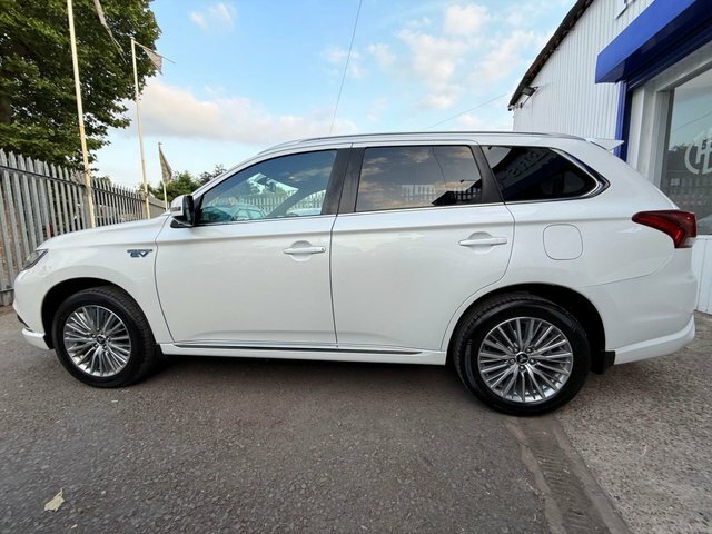 Mitsubishi Outlander Hybrid #16