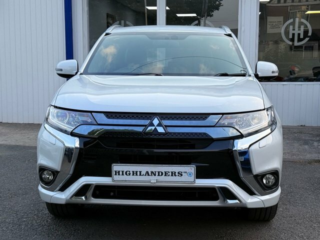 Mitsubishi Outlander Hybrid #13