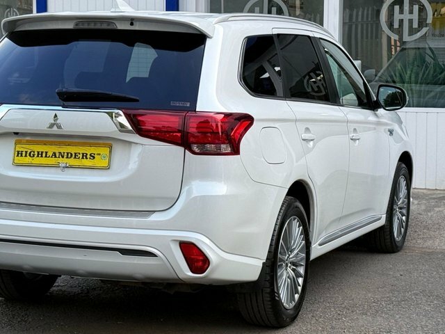 Mitsubishi Outlander Hybrid #28