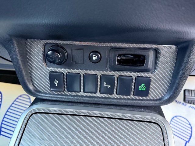 Mitsubishi Outlander Hybrid #35