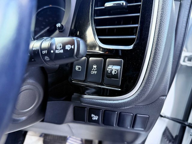 Mitsubishi Outlander Hybrid #29