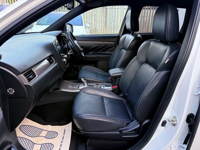 Mitsubishi Outlander Hybrid #17