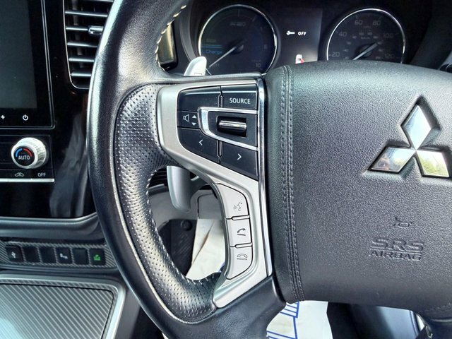 Mitsubishi Outlander Hybrid #19